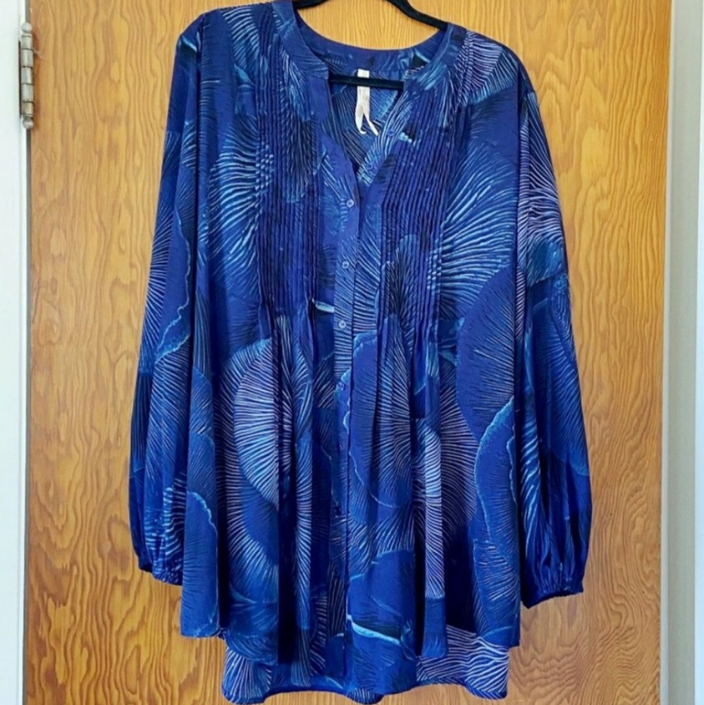 Melissa McCarthy Navy Blue Leaf Print Blouse